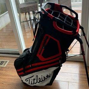 Titelist Stand-bag 14 pocket with rain cover, great condition!
